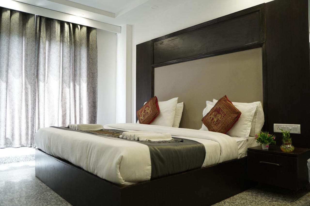 Anand Empire Near Railway Station Hotel 4*